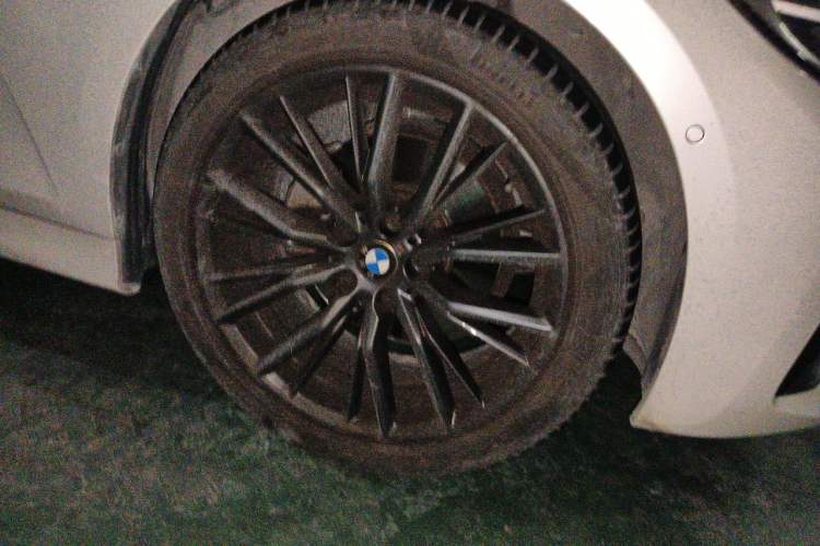 Used BMW 3 Series 2021 Restyled 325i M Sport Night Edition Package Right Front Wheel Hub