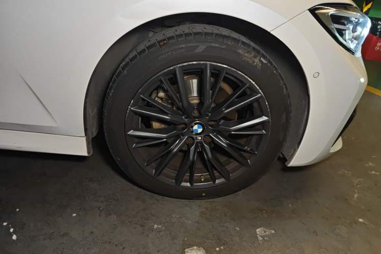 Used BMW 3 Series 2021 Restyled 325i M Sport Night Edition Package Right Front Wheel Hub