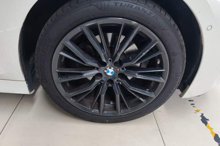 Used BMW 3 Series 2021 Facelifted 325Li M Sport Night Edition Package Right Front Wheel Hub
