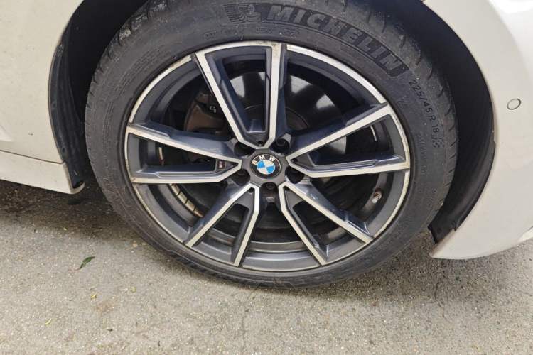 Used BMW 3 Series 2021 Facelifted 320Li M Sport Package Right Front Wheel Hub