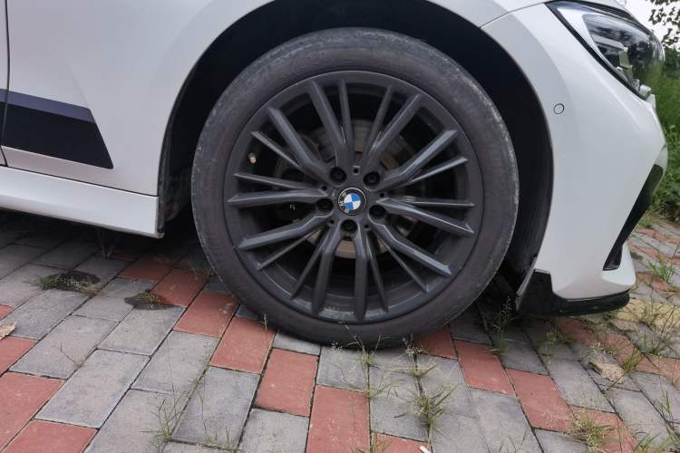 Used BMW 3 Series 2021 Second Facelift 325Li M Sport Night Edition Package Right Front Wheel Hub