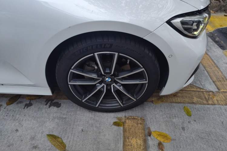 Used BMW 3 Series 2021 Restyled 325Li M Sport Package Right Front Wheel Hub