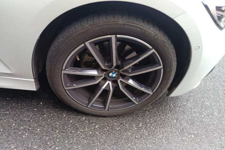 Used BMW 3 Series 2021 Restyled 325Li M Sport Package Right Front Wheel Hub