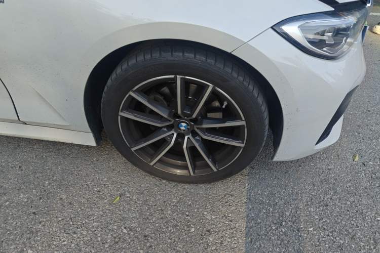 Used BMW 3 Series 2021 320Li M Sport Package Right Front Wheel Hub