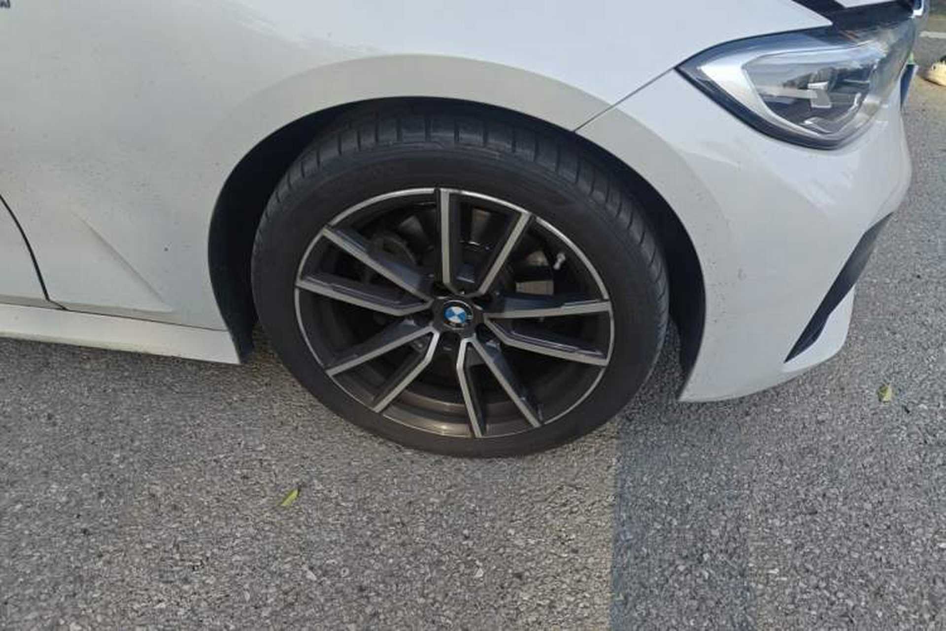 Used BMW 3 Series 2021 320Li M Sport Package Right Front Wheel Hub