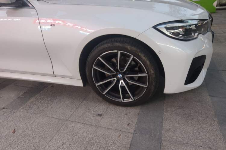Used BMW 3 Series 2021 Second Facelift 325Li M Sport Package Right Front Wheel Hub