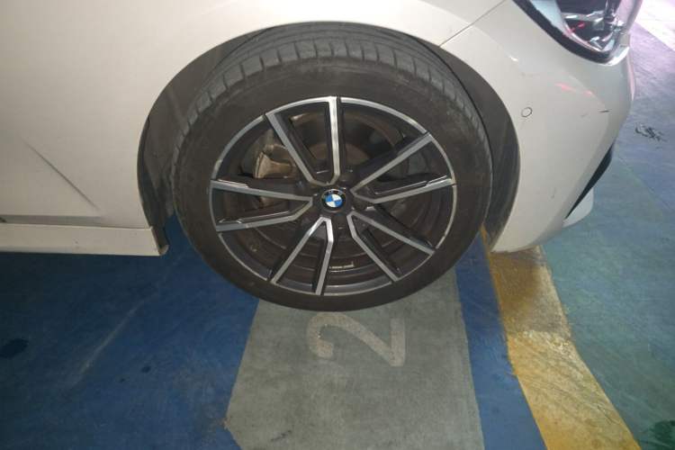 Used BMW 3 Series 2021 Second Facelift 325Li M Sport Package Right Front Wheel Hub