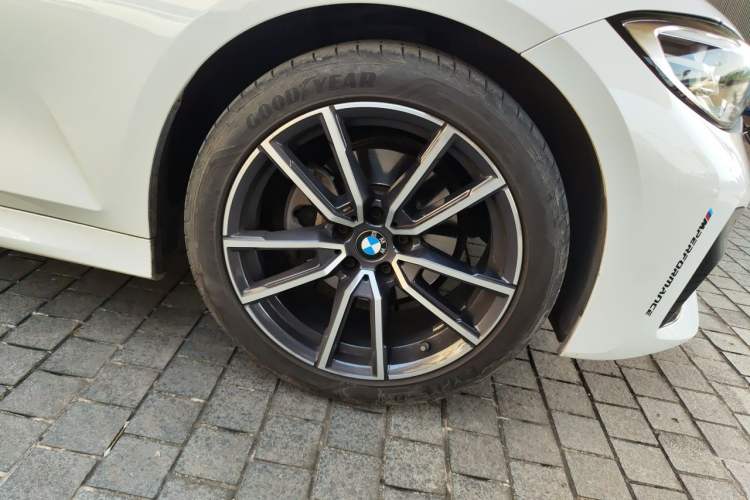 Used BMW 3 Series 2021 Facelifted 320Li M Sport Package Right Front Wheel Hub