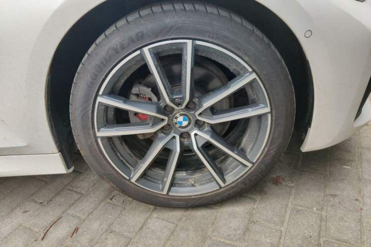 Used BMW 3 Series 2021 Restyled 325Li M Sport Package Right Front Wheel Hub