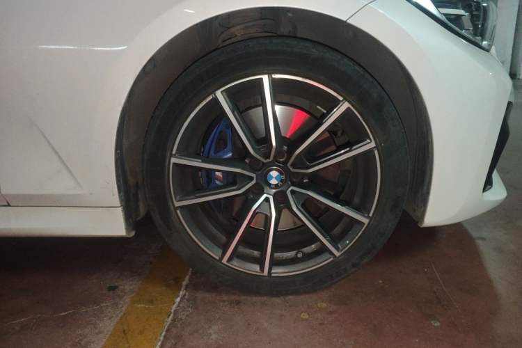 Used BMW 3 Series 2021 Facelifted 320Li M Sport Package Right Front Wheel Hub