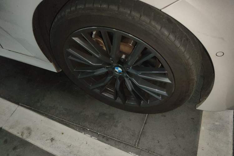 Used BMW 3 Series 2021 Second Facelift 325Li M Sport Night Edition Package Right Front Wheel Hub