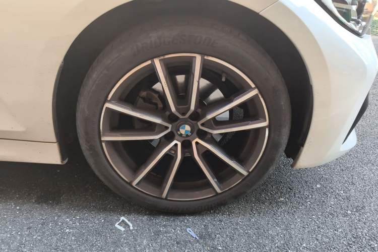 Used BMW 3 Series 2021 320Li M Sport Package Right Front Wheel Hub
