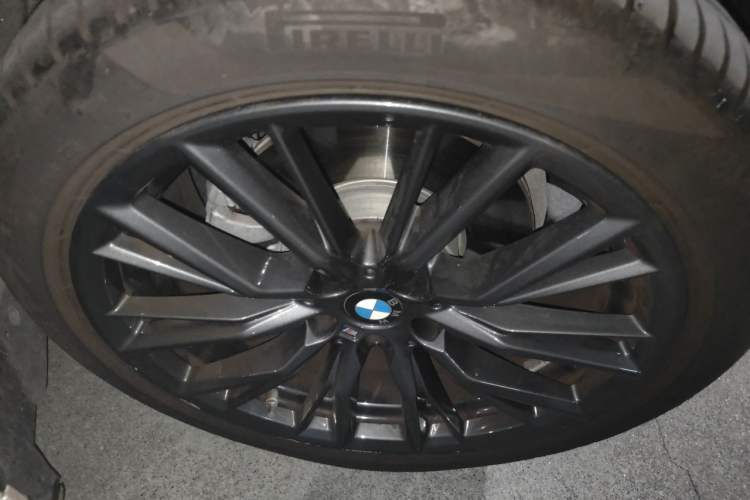 Used BMW 3 Series 2021 Second Facelift 325i M Sport Night Edition Package Right Front Wheel Hub