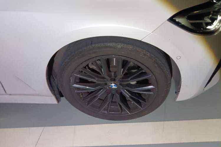 Used BMW 3 Series 2021 Restyled 325i M Sport Night Edition Package Right Front Wheel Hub
