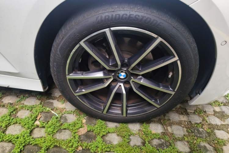 Used BMW 3 Series 2021 Restyled 325Li M Sport Package Right Front Wheel Hub
