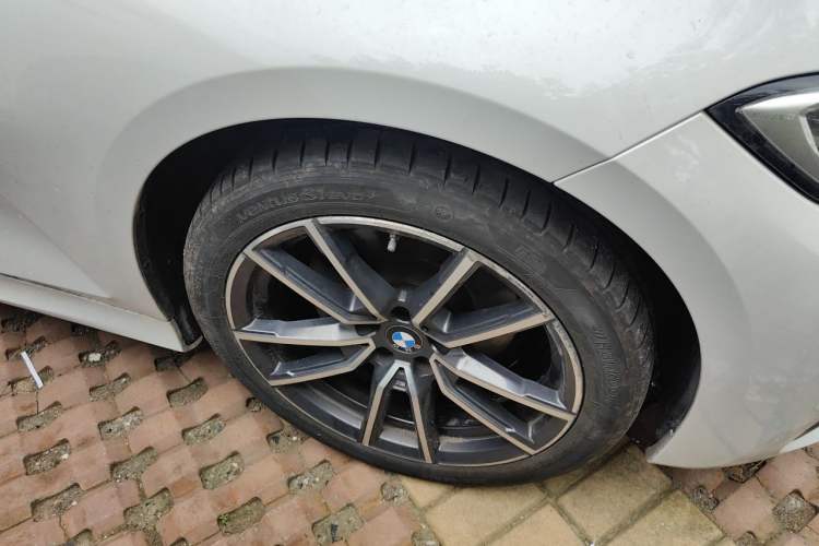 Used BMW 3 Series 2021 Facelifted 320Li M Sport Package Right Front Wheel Hub