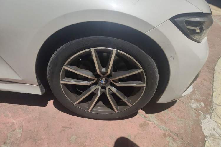 Used BMW 3 Series 2021 Second Facelift 325Li M Sport Package Right Front Wheel Hub