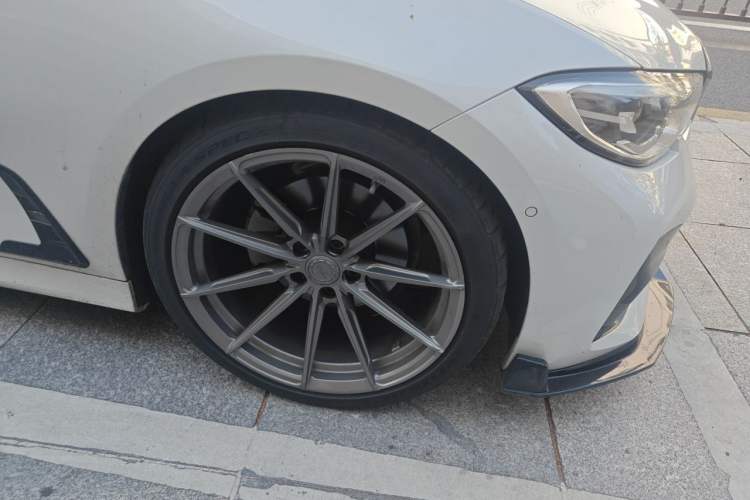 Used BMW 3 Series 2021 Restyled 325i M Sport Night Edition Package Right Front Wheel Hub