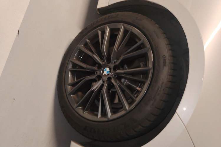 Used BMW 3 Series 2021 Restyled 325i M Sport Night Edition Package Right Front Wheel Hub