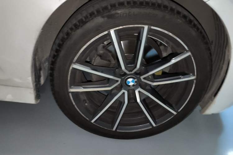 Used BMW 3 Series 2021 Second Facelift 325Li M Sport Package Right Front Wheel Hub