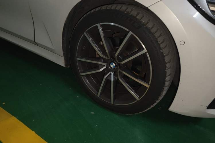 Used BMW 3 Series 2021 Facelifted 320Li M Sport Package Right Front Wheel Hub