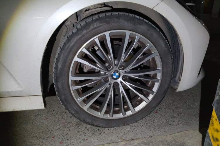 Used BMW 3 Series 2021 320i Sport Package Right Front Wheel Hub