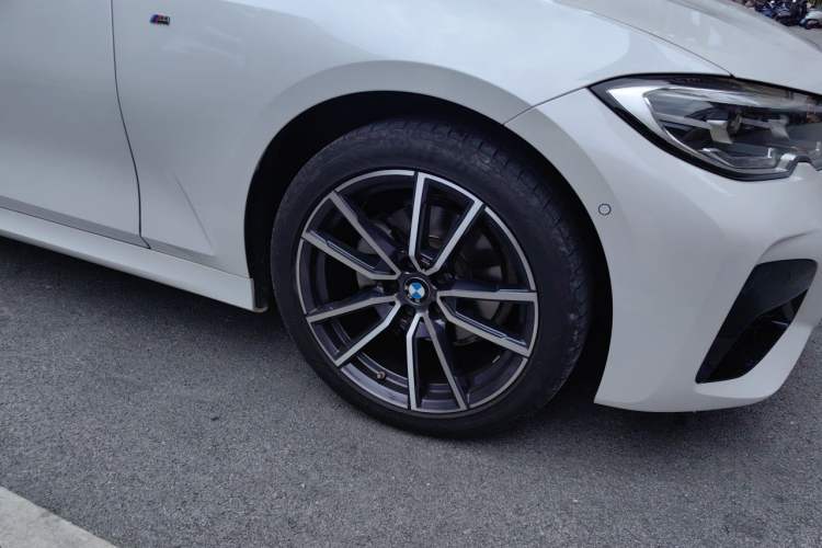 Used BMW 3 Series 2021 Restyled 325Li M Sport Package Right Front Wheel Hub
