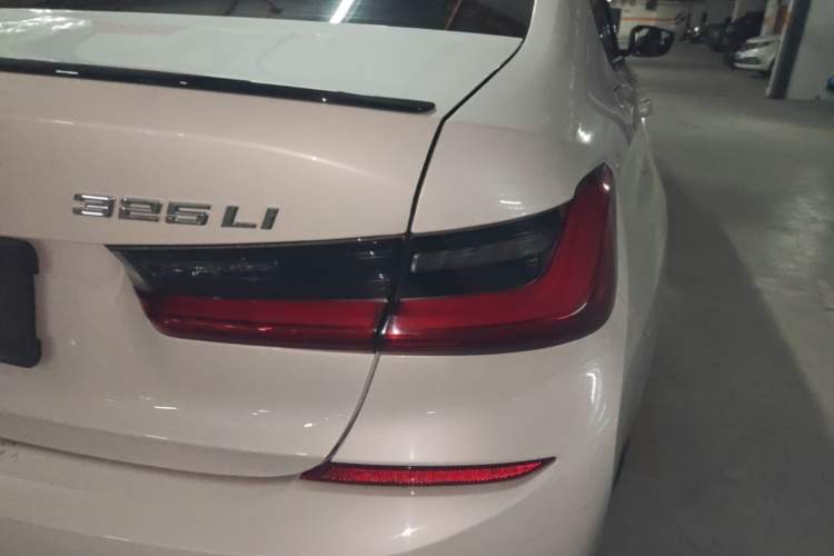 Used BMW 3 Series 2021 325Li M Sport Shadowline Package Right Rear Taillight