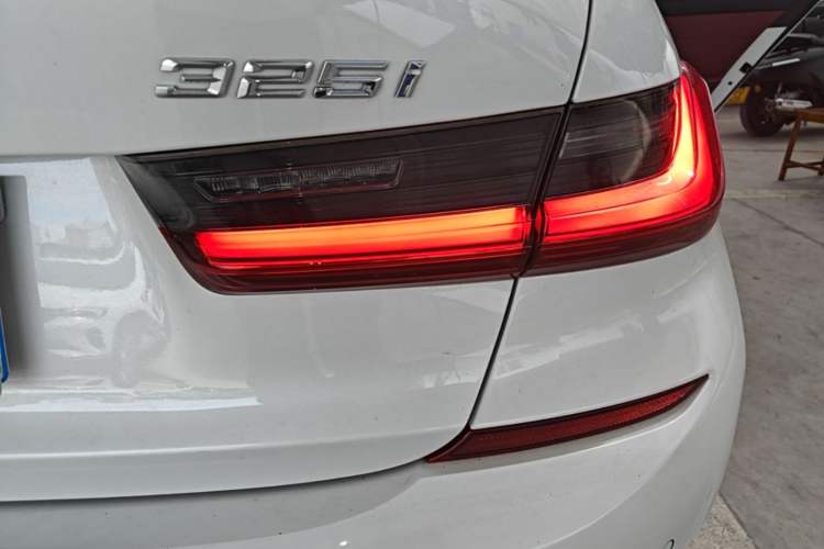 Used BMW 3 Series 2021 325i M Sport Package Right Rear Taillight
