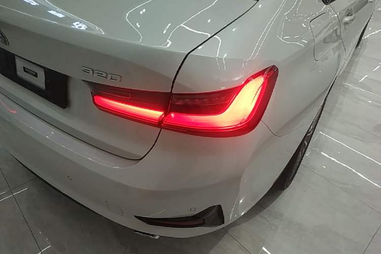 Used BMW 3 Series 2021 320i Sport Package Right Rear Taillight