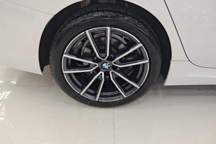 Used BMW 3 Series 2021 320Li M Sport Package Right Rear Wheel Hub