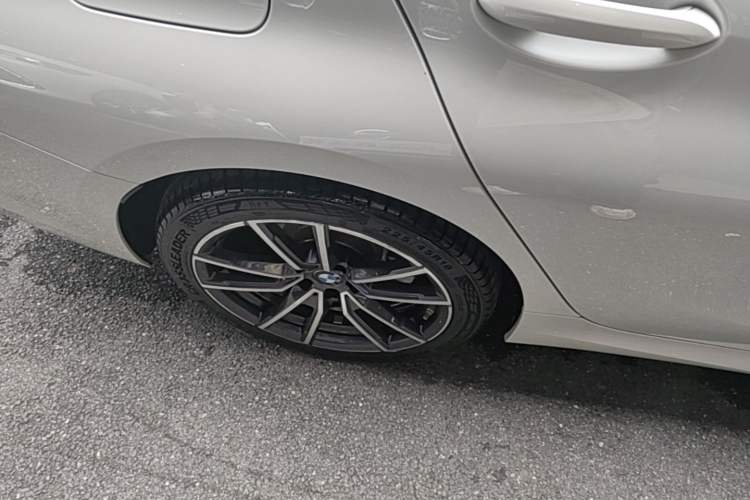 Used BMW 3 Series 2021 320Li M Sport Package Right Rear Wheel Hub