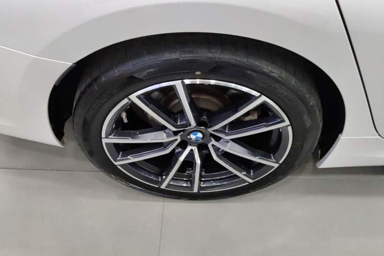 Used BMW 3 Series 2021 Second Facelift 320Li M Sport Package Right Rear Wheel Hub