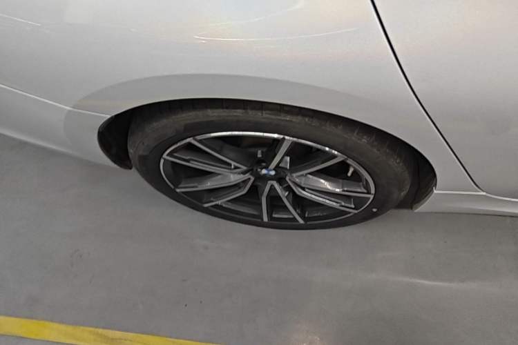 Used BMW 3 Series 2021 320Li M Sport Package Right Rear Wheel Hub