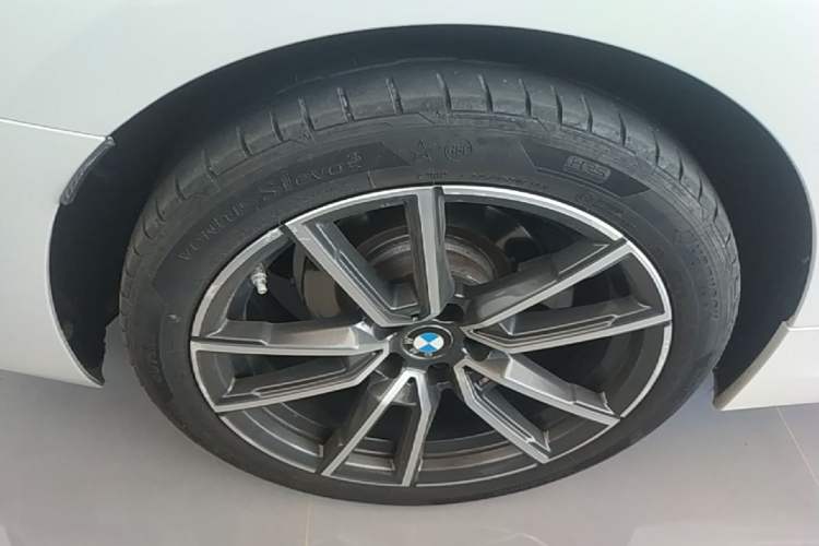 Used BMW 3 Series 2021 320Li M Sport Package Right Rear Wheel Hub