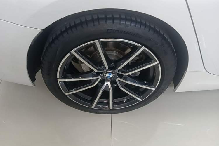 Used BMW 3 Series 2021 Second Facelift 325Li M Sport Package Right Rear Wheel Hub
