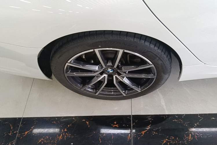 Used BMW 3 Series 2021 Restyled 325Li M Sport Package Right Rear Wheel Hub