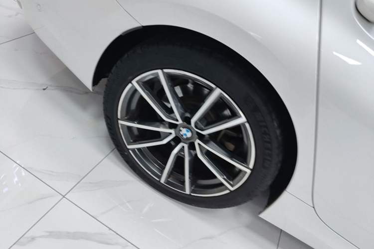 Used BMW 3 Series 2021 Second Facelift 325Li M Sport Package Right Rear Wheel Hub