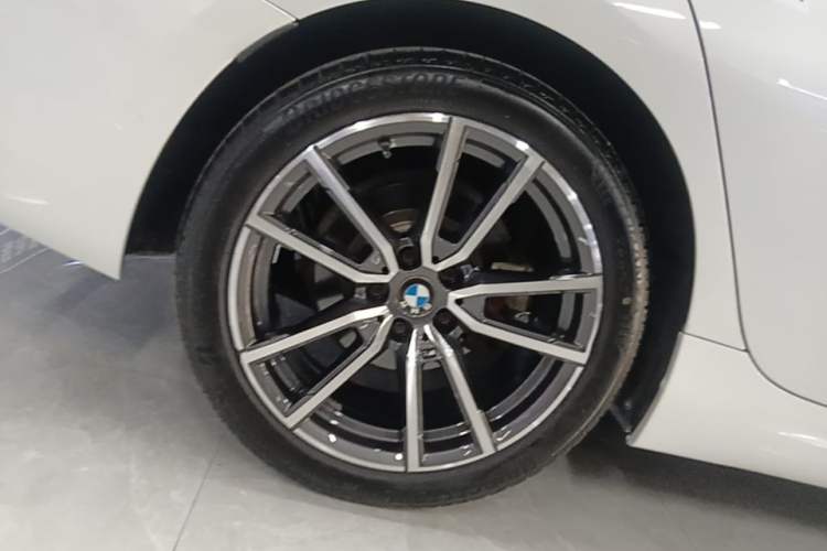 Used BMW 3 Series 2021 Restyled 325Li M Sport Package Right Rear Wheel Hub