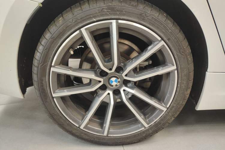 Used BMW 3 Series 2021 Second Facelift 325Li M Sport Package Right Rear Wheel Hub
