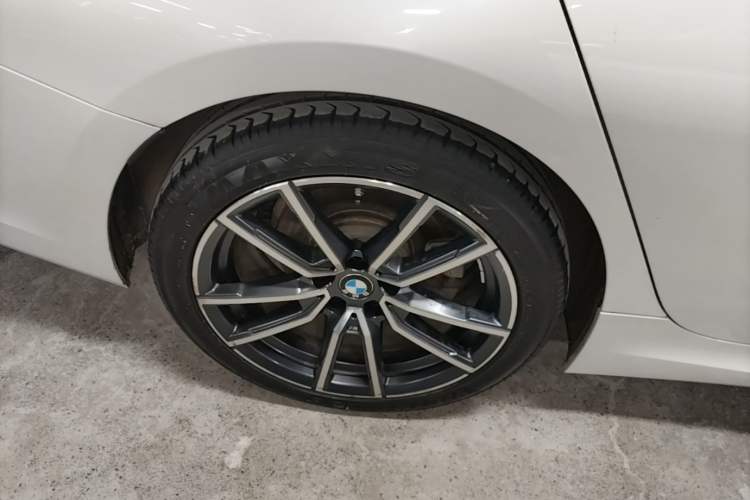 Used BMW 3 Series 2021 Second Facelift 325Li M Sport Package Right Rear Wheel Hub