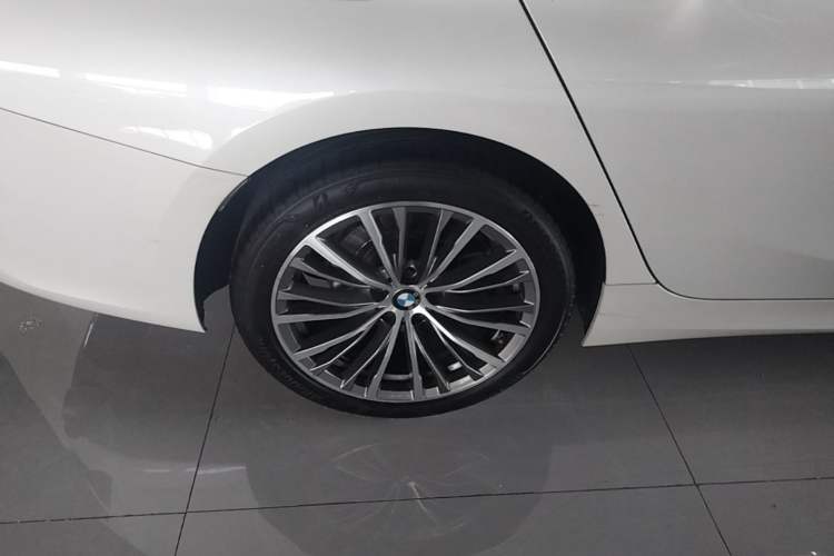 Used BMW 3 Series 2021 320i Sport Package Right Rear Wheel Hub