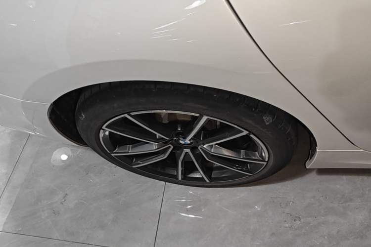 Used BMW 3 Series 2021 325Li M Sport Package Right Rear Wheel Hub