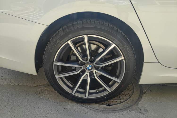 Used BMW 3 Series 2021 Restyled 325Li M Sport Package Right Rear Wheel Hub