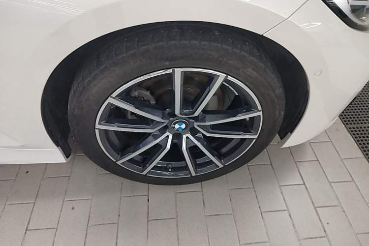 Used BMW 3 Series 2021 Second Facelift 325Li M Sport Package Right Rear Wheel Hub