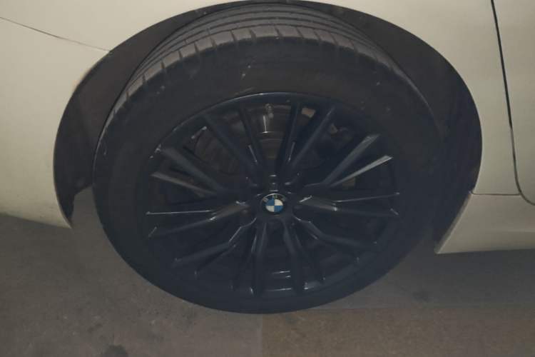 Used BMW 3 Series 2021 325Li M Sport Shadowline Package Right Rear Wheel Hub