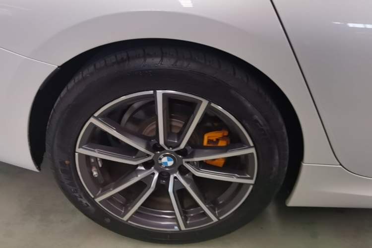 Used BMW 3 Series 2021 Restyled 325Li M Sport Package Right Rear Wheel Hub
