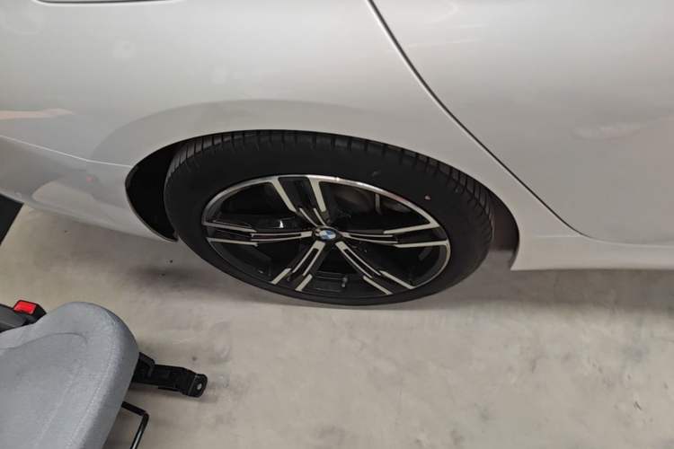 Used BMW 3 Series 2021 Second Facelift 325i M Sport Package Right Rear Wheel Hub