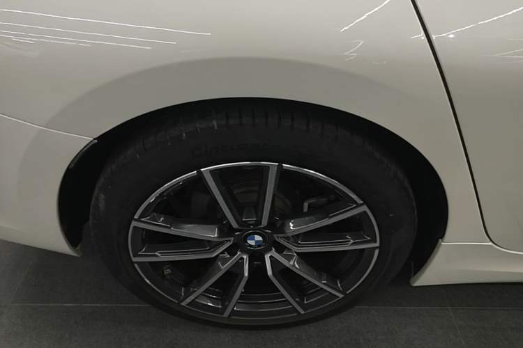 Used BMW 3 Series 2021 Restyled 325Li M Sport Package Right Rear Wheel Hub