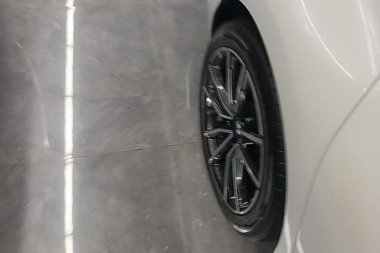 Used BMW 3 Series 2021 Restyled 325Li M Sport Package Right Rear Wheel Hub